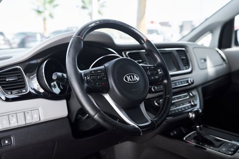 Used 2016 Kia Sedona SX Limited image 17
