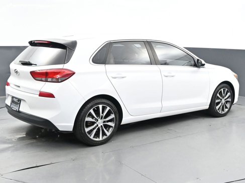 Used 2018 Hyundai Elantra GT image 7