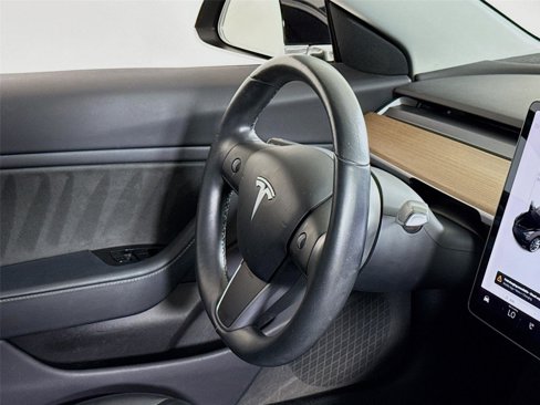 Used 2019 Tesla Model 3 Mid Range image 30
