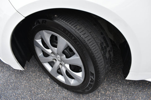 Used 2021 Toyota Corolla LE image 40