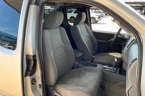 Used 2015 Nissan Frontier S image 9