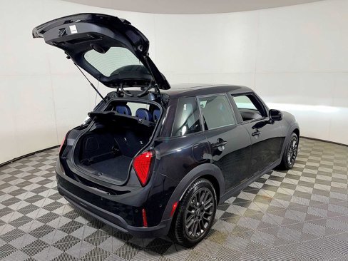 Used 2025 MINI Cooper 4-Door Hardtop image 22