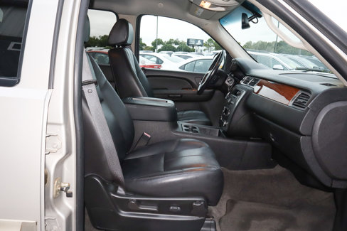 Used 2008 GMC Yukon XL SLT w/ SLT Preferred Equipment Group image 23