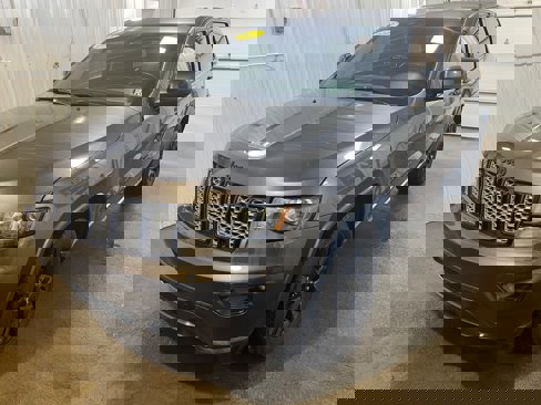 Used 2021 Jeep Grand Cherokee Laredo X image 4