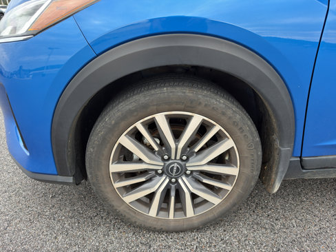 Used 2023 Nissan Kicks SV image 9