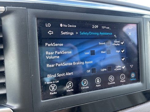 Certified 2018 Chrysler Pacifica Touring-L image 36