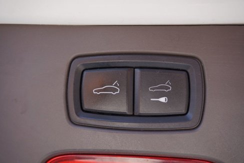 Used 2016 Porsche Cayenne image 9