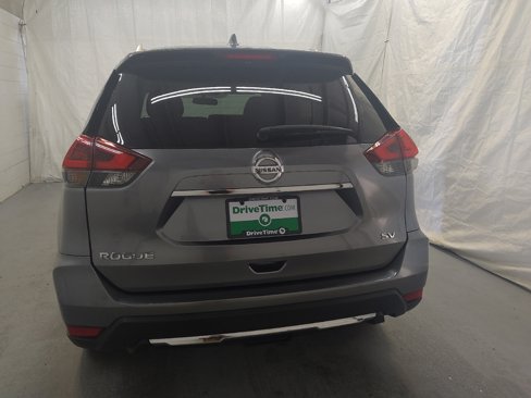 Used 2018 Nissan Rogue SV image 6