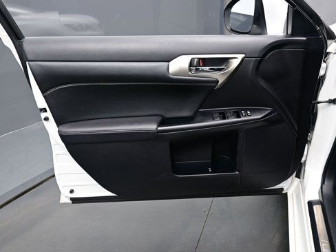 Used 2014 Lexus CT 200h image 9