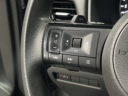 Used 2021 Nissan Rogue SV image 22