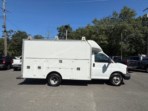 Used 2015 GMC Savana 3500 image 2