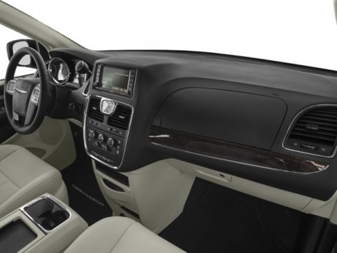 Used 2016 Chrysler Town & Country Touring w/ Driver Convenience Group image 19