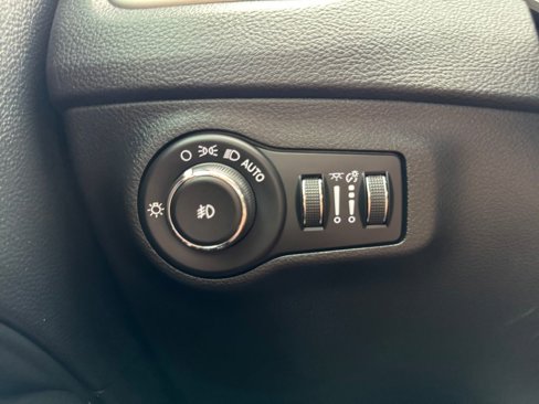 Used 2020 Jeep Compass Latitude image 22