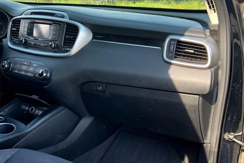 Used 2016 Kia Sorento LX image 17