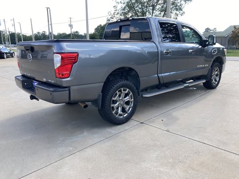 Used 2018 Nissan Titan SL w/ Chrome Package image 5