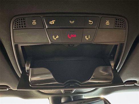 Used 2018 Mercedes-Benz GLC 300 4MATIC image 32