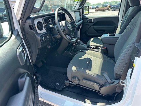 Used 2025 Jeep Wrangler Sport image 11