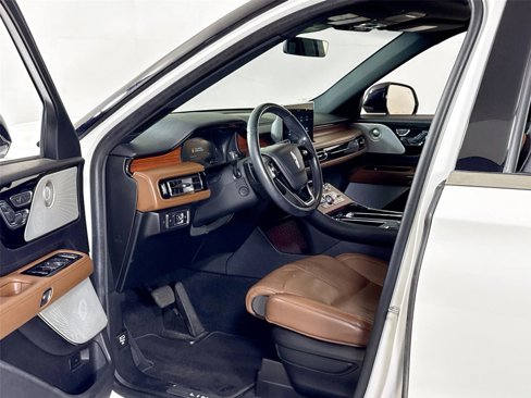 Used 2022 Lincoln Aviator Reserve w/ Equipment Group 201A image 11