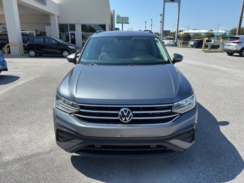 Used 2022 Volkswagen Tiguan S image 2