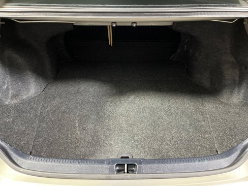 Used 2015 Toyota Camry LE image 23