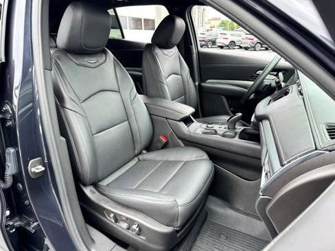 Used 2022 Cadillac XT4 Premium Luxury w/ Enhanced Visibility Package image 40