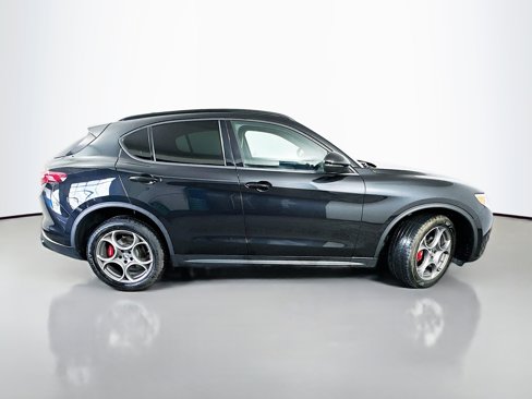 Used 2022 Alfa Romeo Stelvio Sprint image 8