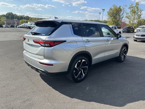 Used 2022 Mitsubishi Outlander ES image 5