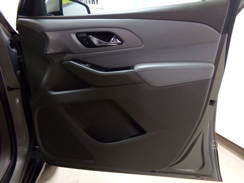 Used 2018 Chevrolet Traverse LT image 7