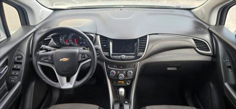 Used 2020 Chevrolet Trax LT w/ LT Convenience Package image 18