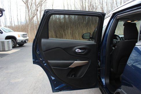 Used 2018 Jeep Cherokee Latitude image 30