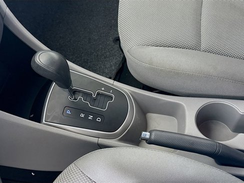 Used 2013 Hyundai Accent GS image 15