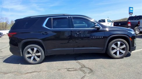 Used 2022 Chevrolet Traverse LT w/ LT Premium Package image 9