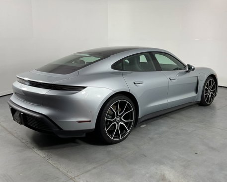 Used 2023 Porsche Taycan image 7
