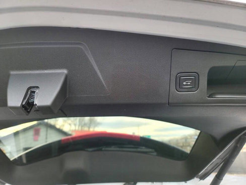 Used 2017 Cadillac XT5 Premium Luxury image 32