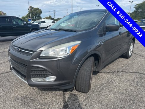 Used 2015 Ford Escape SE image 2