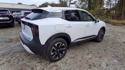 Used 2025 Nissan Kicks SV image 8