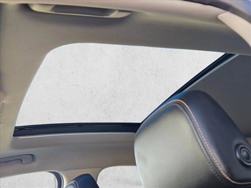 Used 2022 Chevrolet Equinox Premier image 16