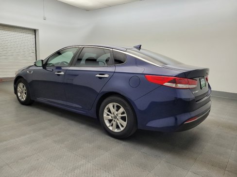 Used 2017 Kia Optima LX w/ Convenience Package image 3