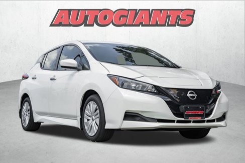 Used 2023 Nissan Leaf S image 1