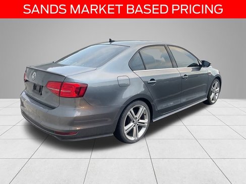 Used 2017 Volkswagen Jetta GLI image 4