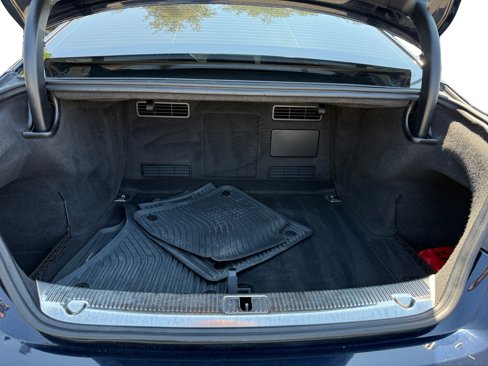 Used 2012 Audi A8 L 4.2 image 17