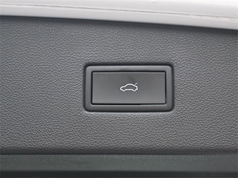 Used 2022 Volkswagen Tiguan SE image 30