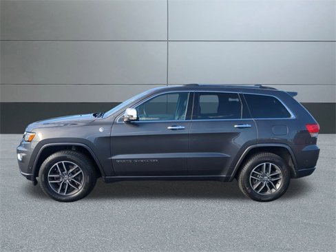 Used 2018 Jeep Grand Cherokee Overland image 3