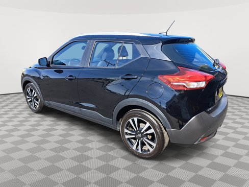 Used 2019 Nissan Kicks SV image 8