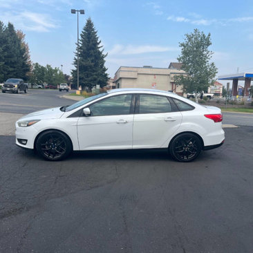 Used 2016 Ford Focus SE w/ Equipment Group 201A image 2