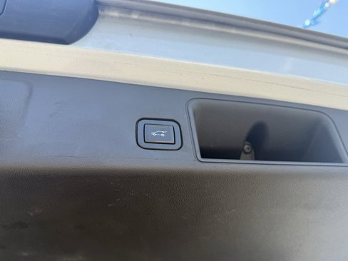 Used 2021 GMC Terrain SLT image 6