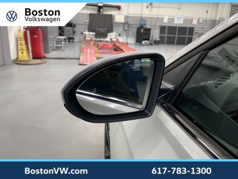 Used 2025 Volkswagen Jetta SE image 8