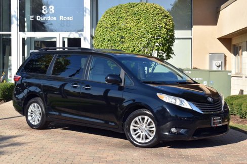 Used 2015 Toyota Sienna XLE image 2