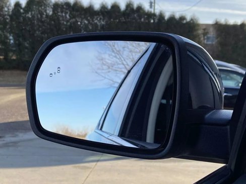 Used 2023 Ford Edge SEL image 9