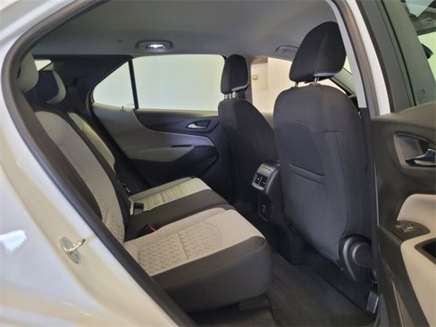 Used 2022 Chevrolet Equinox LS image 14